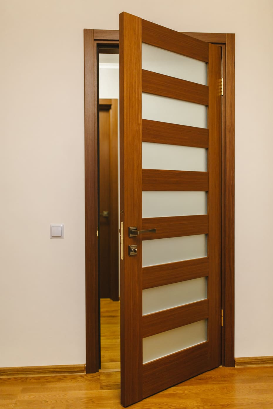 keyhole-and-metal-handle-of-a-wooden-door-brown-w-2024-10-18-09-00-09-utc